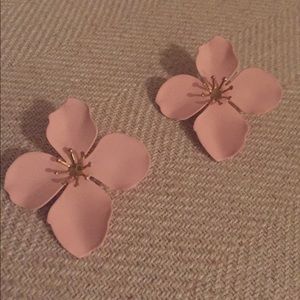 NWOT Soft Pink Flower Earrings